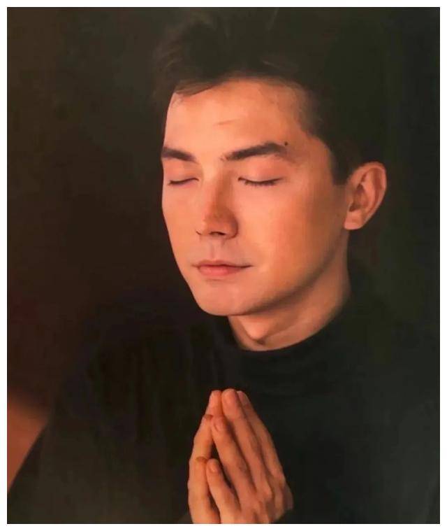 尊龙的无法模仿,从尘埃中走出的至尊美男子,独领风骚!_生活_内心_人生