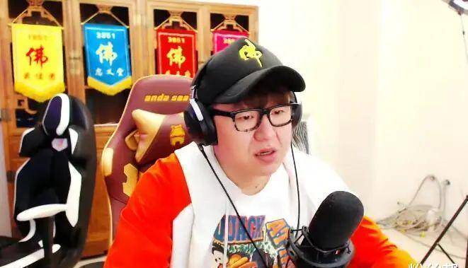 舞帝大佛又换新车,300万喜提橙色奔驰大g,直言自己该享受了_搜狐汽车