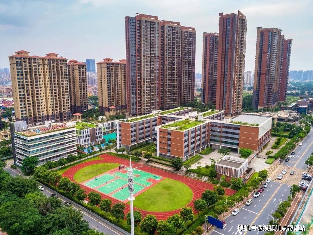 教育升级也从未止步,泷景已规划四所幼儿园,学前学位充足,为业主打造