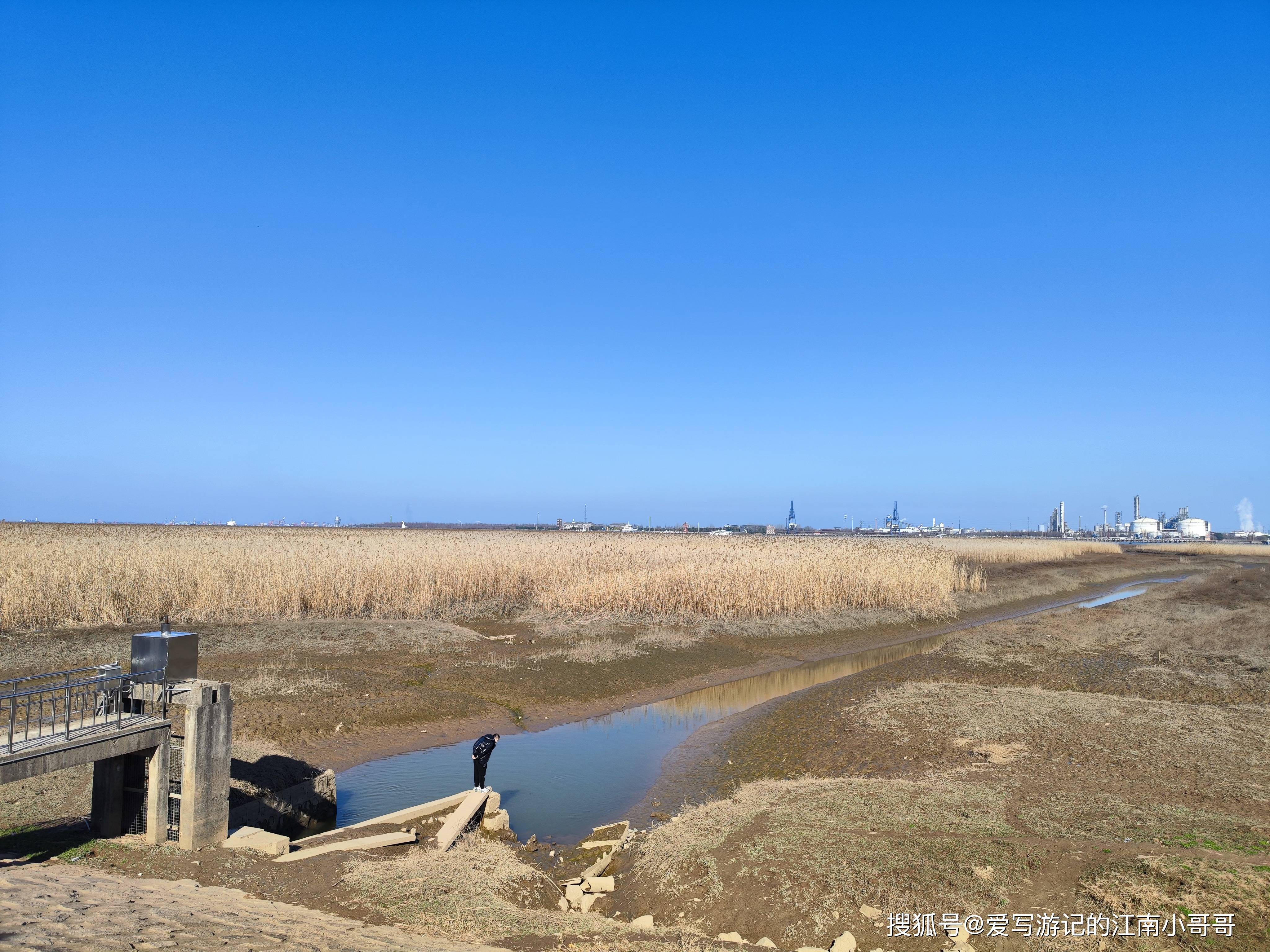 再次与双山岛的芦苇丛失之交臂,只因烂泥非铺装路面
