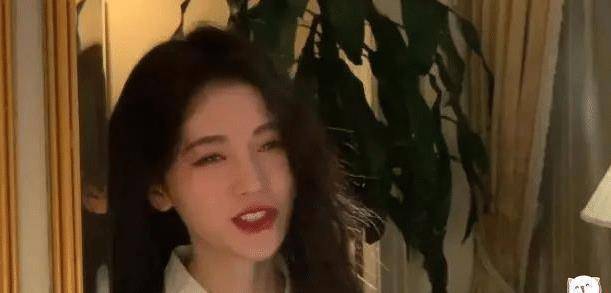 有种"整容"叫鞠婧祎变胖,巴掌脸秒变圆脸,男粉直言想原地脱粉_身材