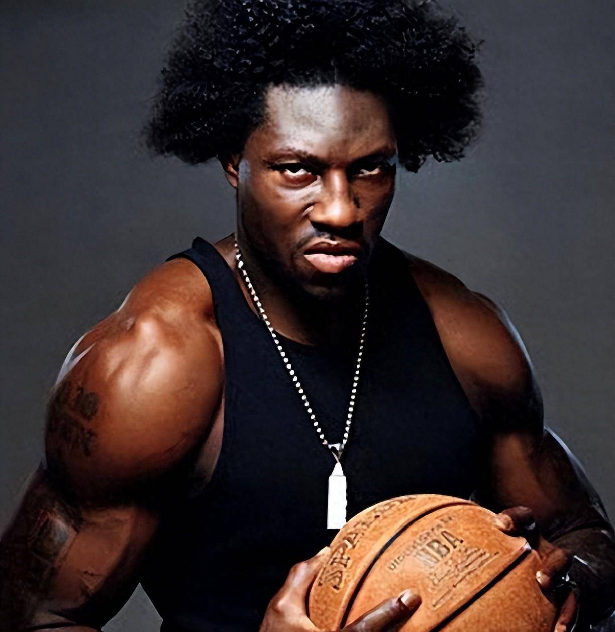 你没瞎,这5位nba球员真的可以把球衣弄得像紧身衣