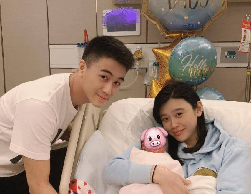 但没想到两人结婚生子的速度居然会那么的迅速呢,奚梦瑶生下了第一个