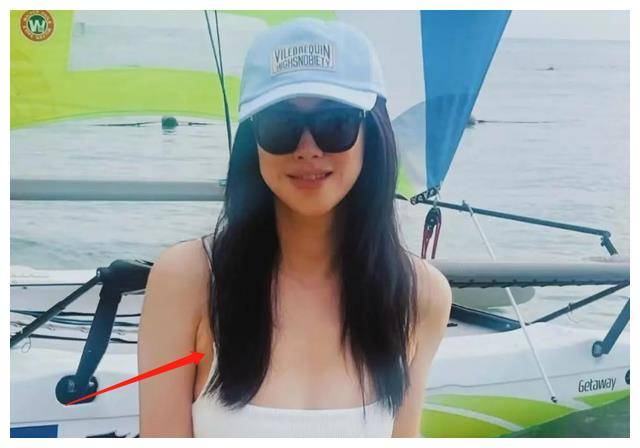 39岁朱珠泳装照流出,赘肉,副乳抢镜,网友盛赞"珠圆玉润"beauty_身材