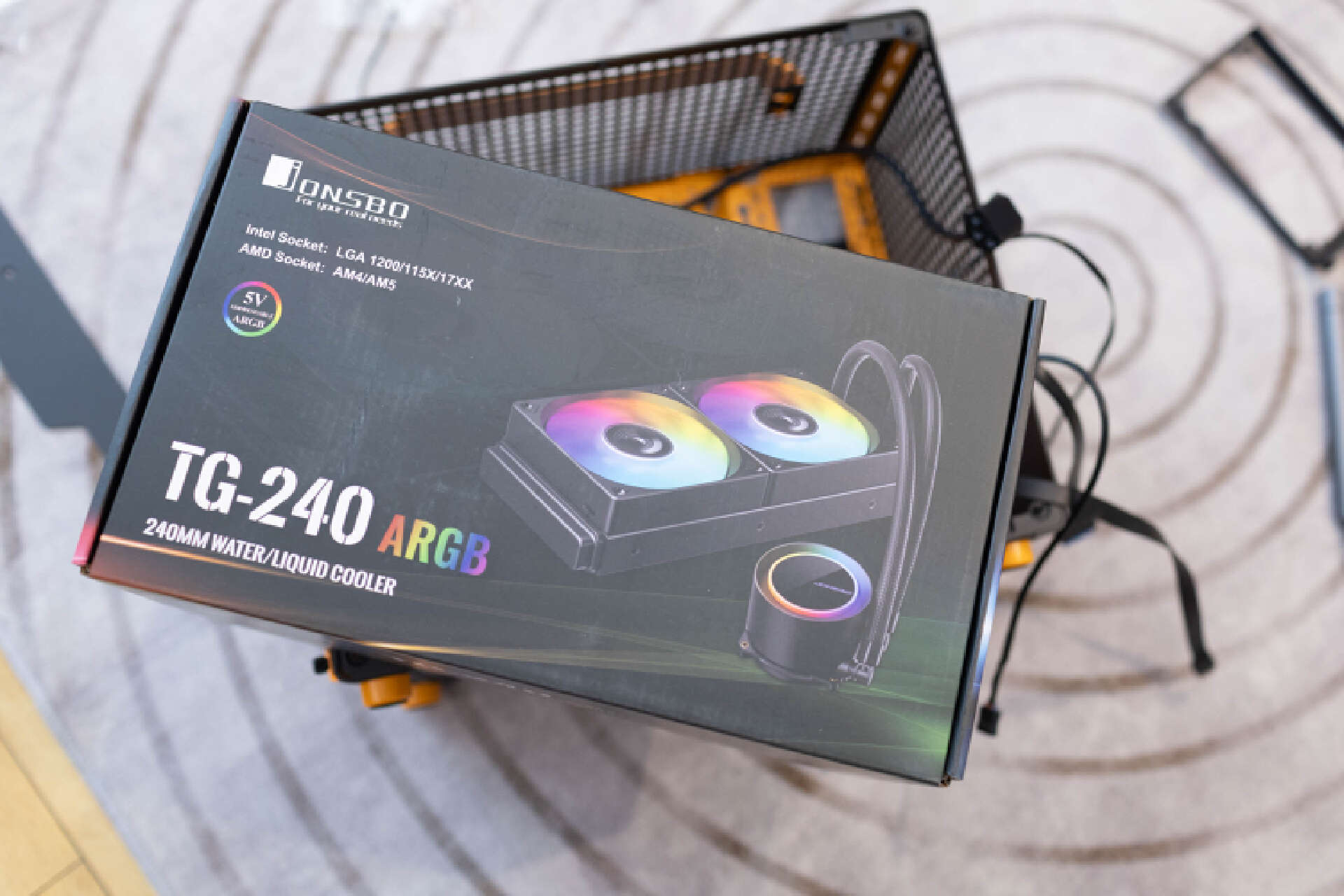 高颜值带提手的matx小机箱,价格亲民用料夸张_配置_乔思伯_支架