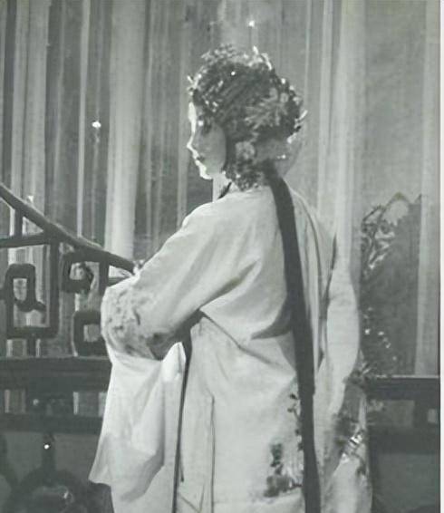 她是清朝唯一的女状元,因长相出众被上级垂涎,最后沦