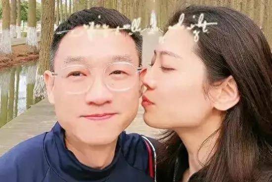 中信海直杨威老婆图片