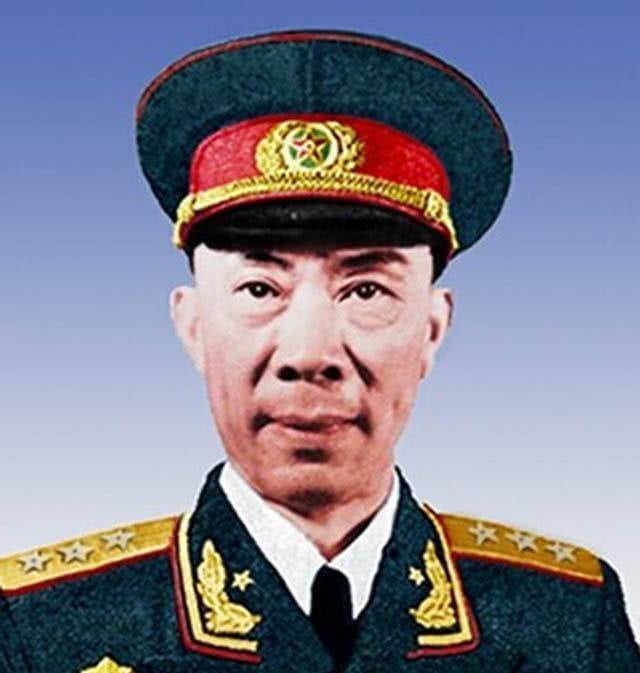 上将半夜去上厕所,见一亮光后下令:立即撤离此地,救