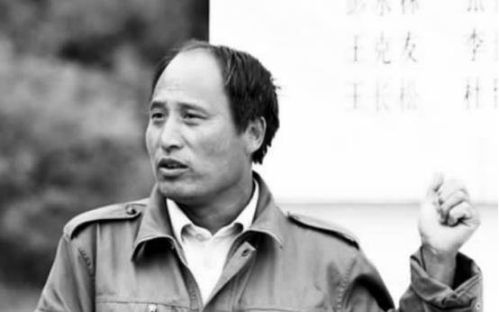 天山暴雪,四名战士仅剩唯一救命馒头,班长:让新兵陈俊