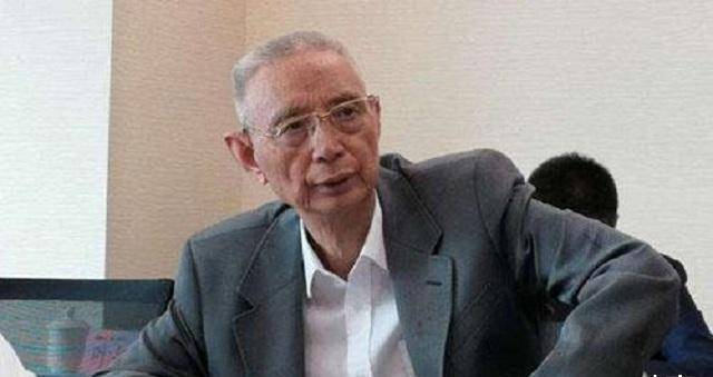 尹明善62岁靠卖摩托身家百亿,今企业负债200亿,儿子却忙着败家_云南