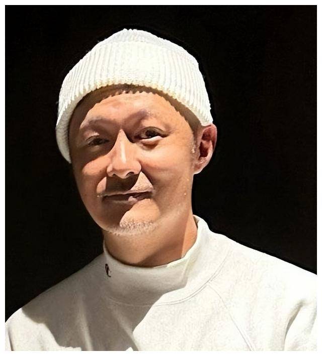 42岁余文乐近照曝光,黑眼圈严重,面容憔悴!_生活_工作_状态