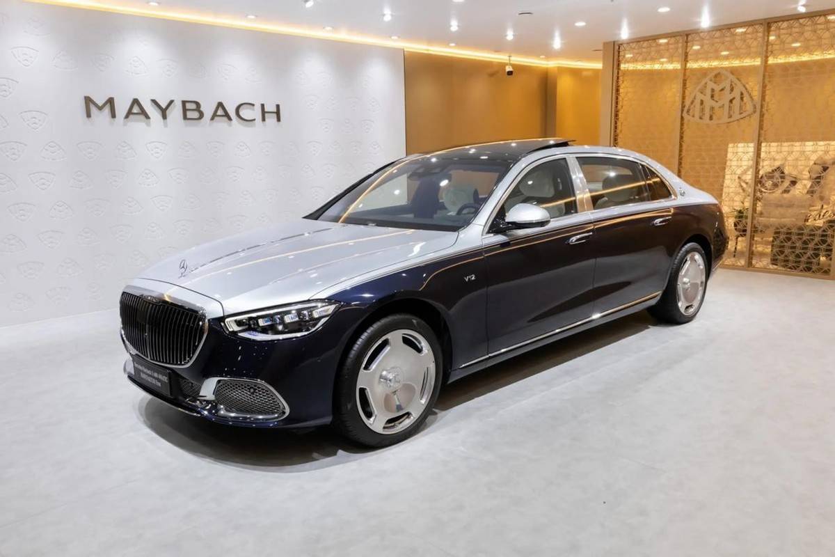 迈巴赫s680在quattro全时四驱系统和zf 8at变速箱,以及奥迪s8稳健又