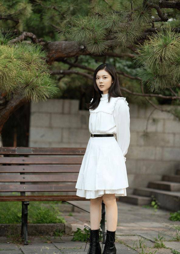 赵今麦终于对"无痕靴"下手了,看清腿型后,哪个女生能不崩溃_造型_时尚