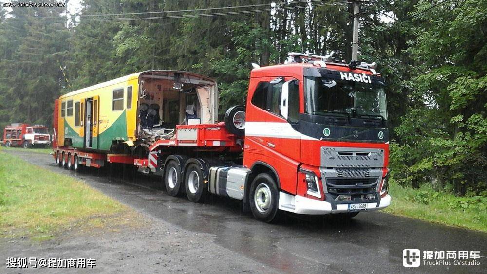 750马力,带你见识一台沃尔沃fh16消防牵引车,这配置真少见_搜狐汽车