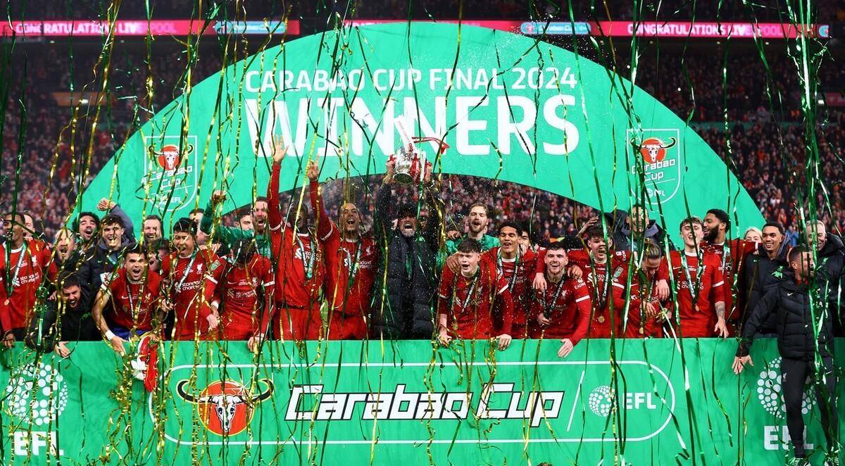 第23分钟,凯塞多在争抢中踩踏了赫拉芬贝赫.