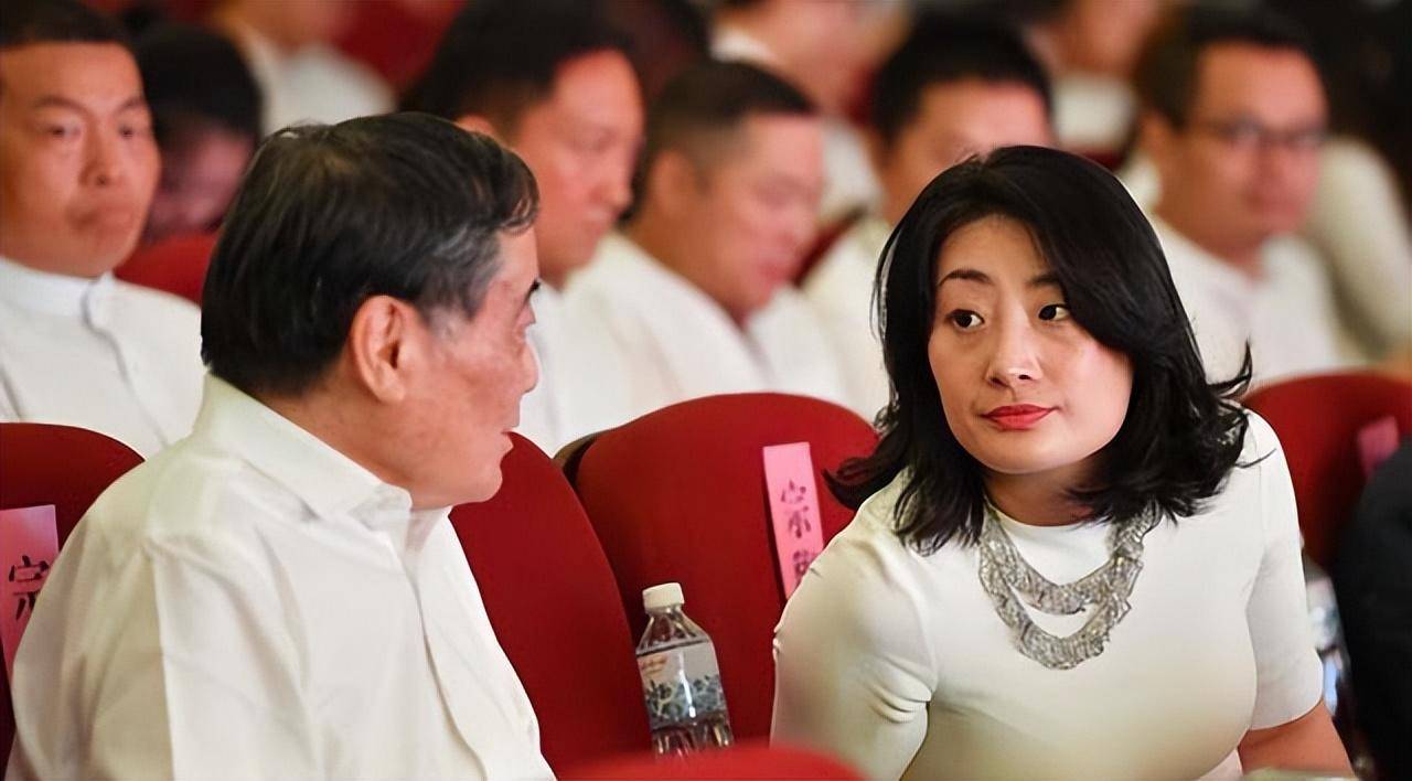 疯狂示爱宗馥莉,"捞男"们的三种心态_宗庆后_先生_婚事