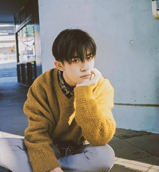 千玺爸妈太有文化,"楠楠"的真名曝光,高中没毕业的还真不认识_易烊