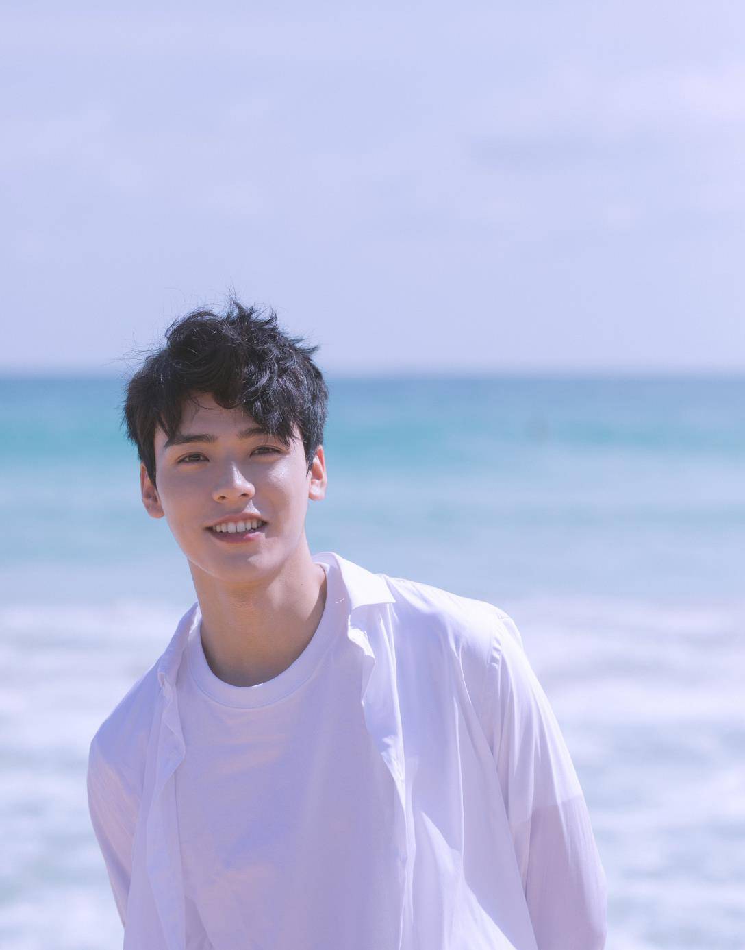 "娱圈打工人"龚俊:凭《山河令》一炮而红,却把向往的生活整惨_网友