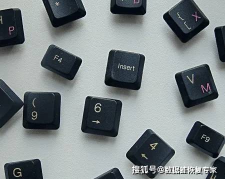 如果如果【num lock】键已启用(指示灯亮起),则会导致部分键盘按键