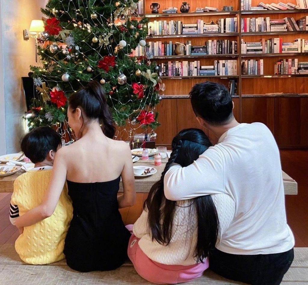 台媒曝汪小菲女友曾结婚,疑似婚内出轨不安分,前夫外形神似敖犬_mandy