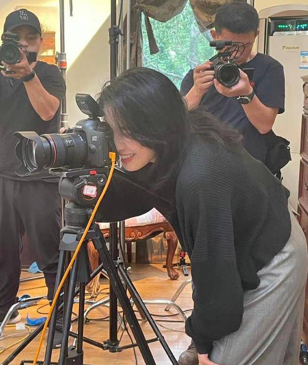 《半熟恋人》嘉宾婚纱照流出,罗拉被孤立?