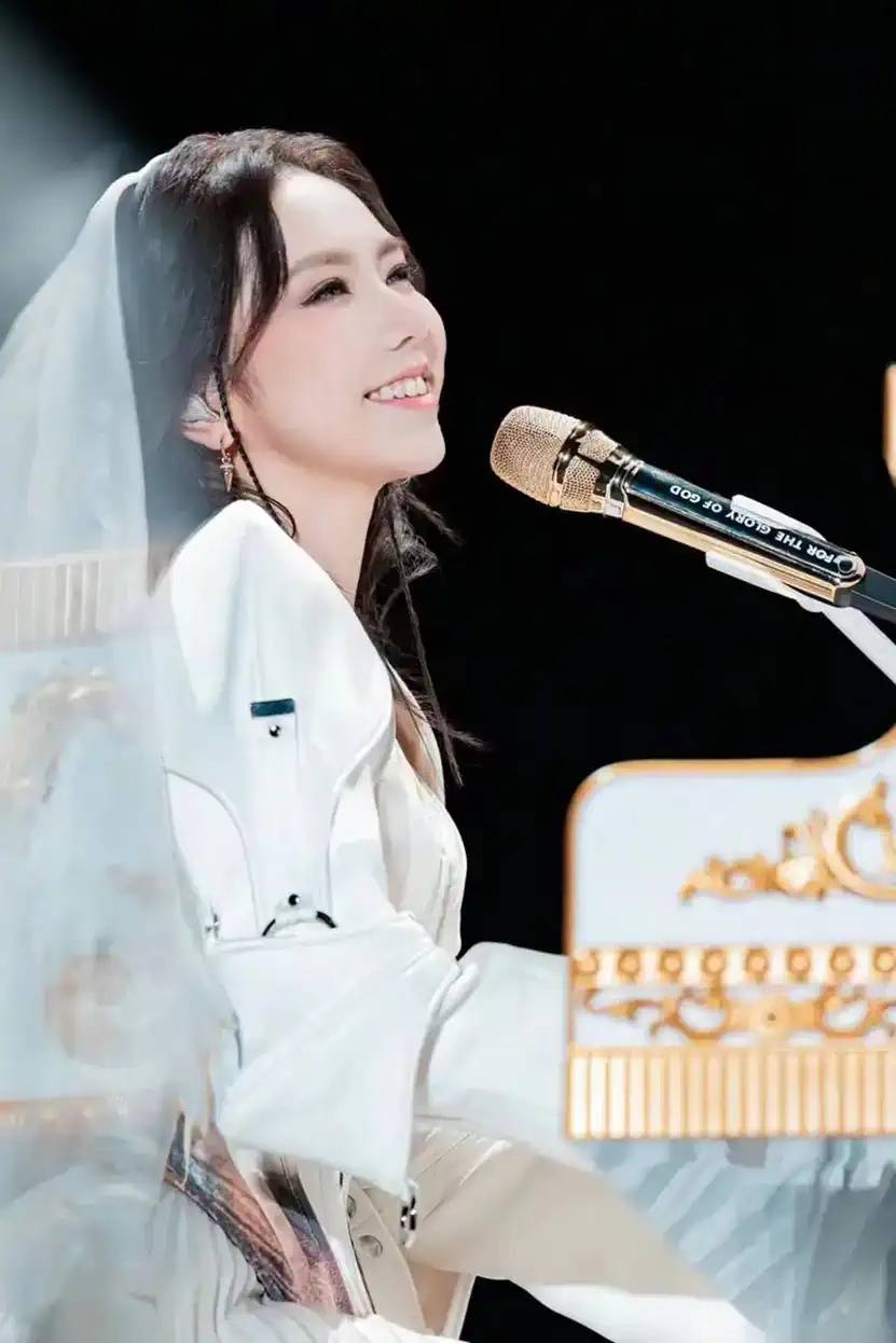 【长沙】邓紫棋 i am gloria 世界巡回演唱会-长沙站(河马票务)_心灵