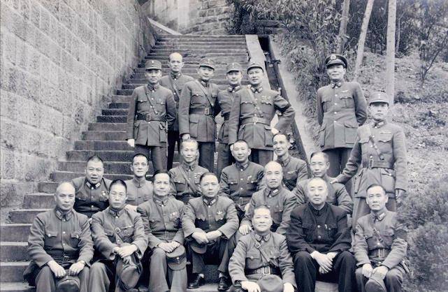 断:尸首被同僚搬回南京,遗孀自掏腰包购买墓地_杨廷宴_解放军_蒋介石