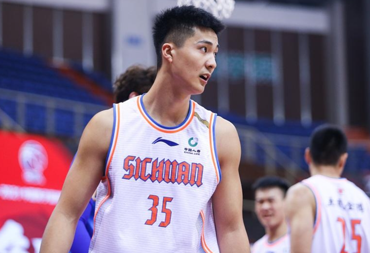 原创山东2换1报价朱松玮广东签第三外援广厦引援不利遭吐槽