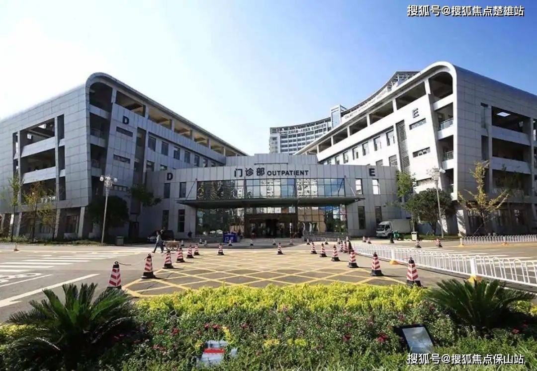 5公里的盘龙区人民医院,直线距离约3公里的二级甲等医院昆明解放军533