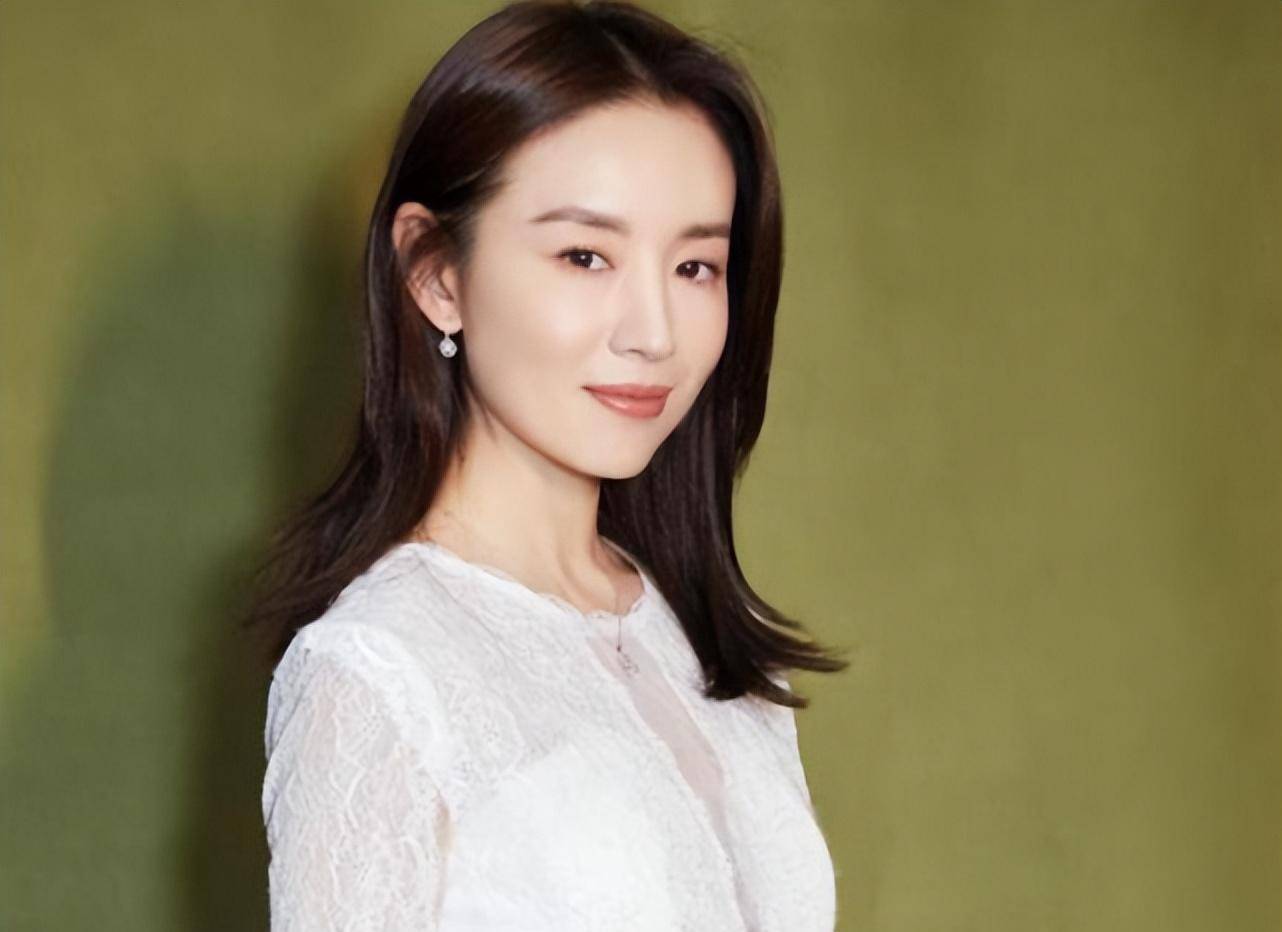 激吻事件十年后,才明白董洁为何喜欢上他_潘粤明_事业_视频