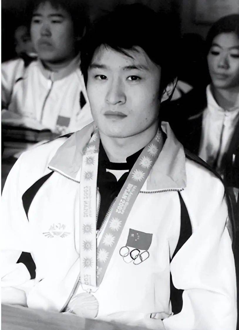 跳水冠军王克楠:郭晶晶的初恋,车祸早逝,遗孀单身替他养父母_项目