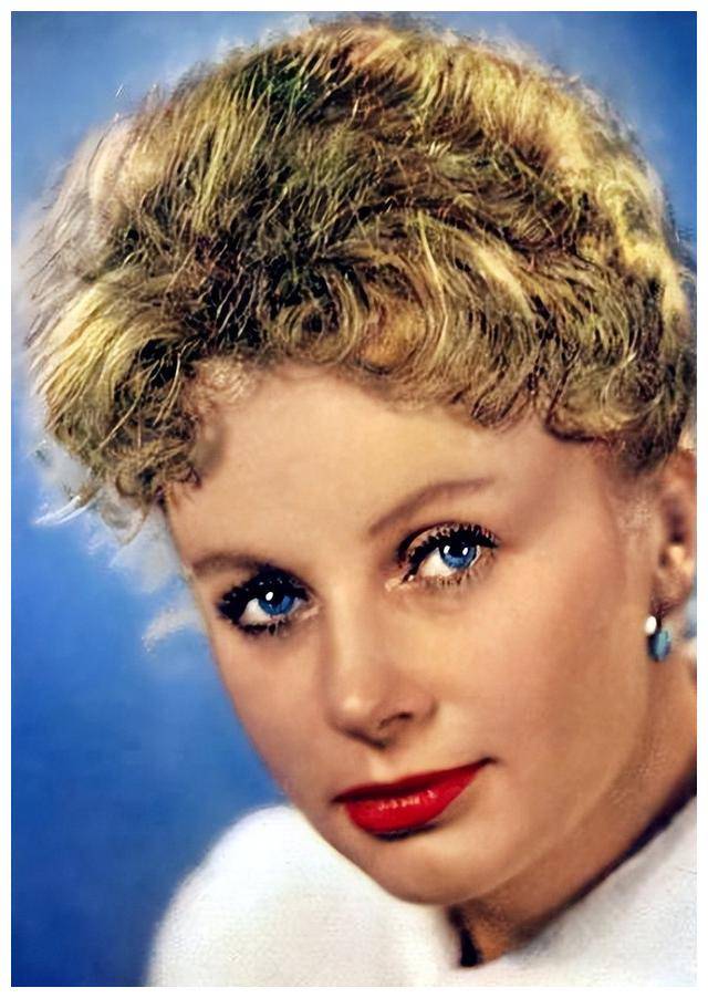 加加林失去理智,要求苏联女演员离婚,引发了争议.