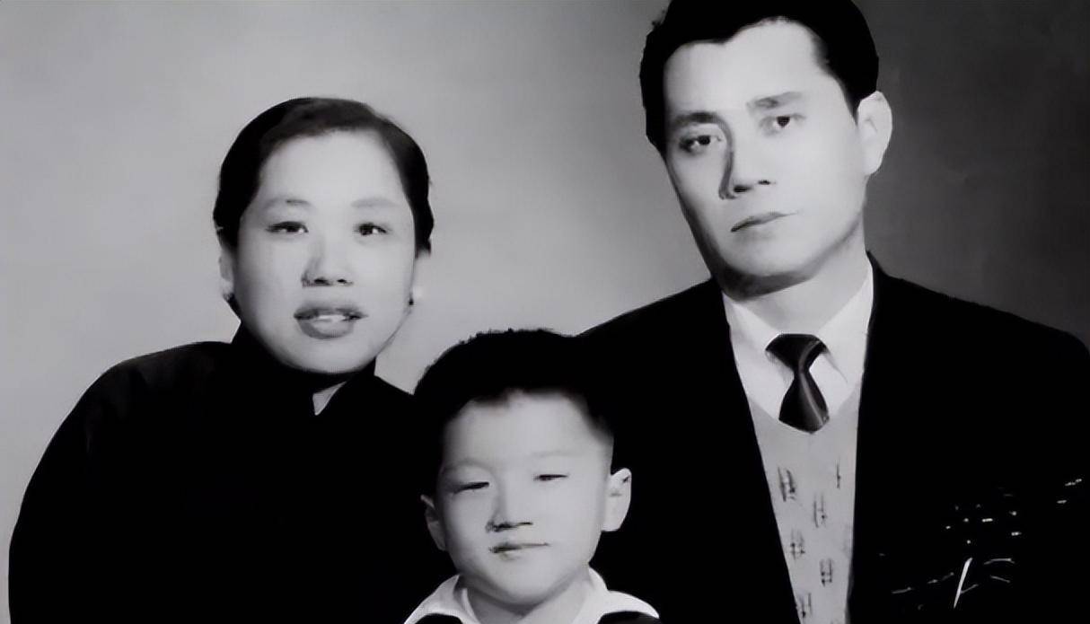 2007年成龙和亲哥安徽相认,对方一贫如洗,他有没有帮帮哥哥们_房道龙