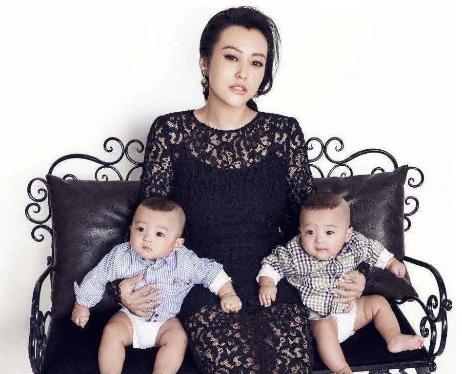 此时大家都认为,35岁的郝蕾将要选择平淡的家庭生活,不会再折腾了.