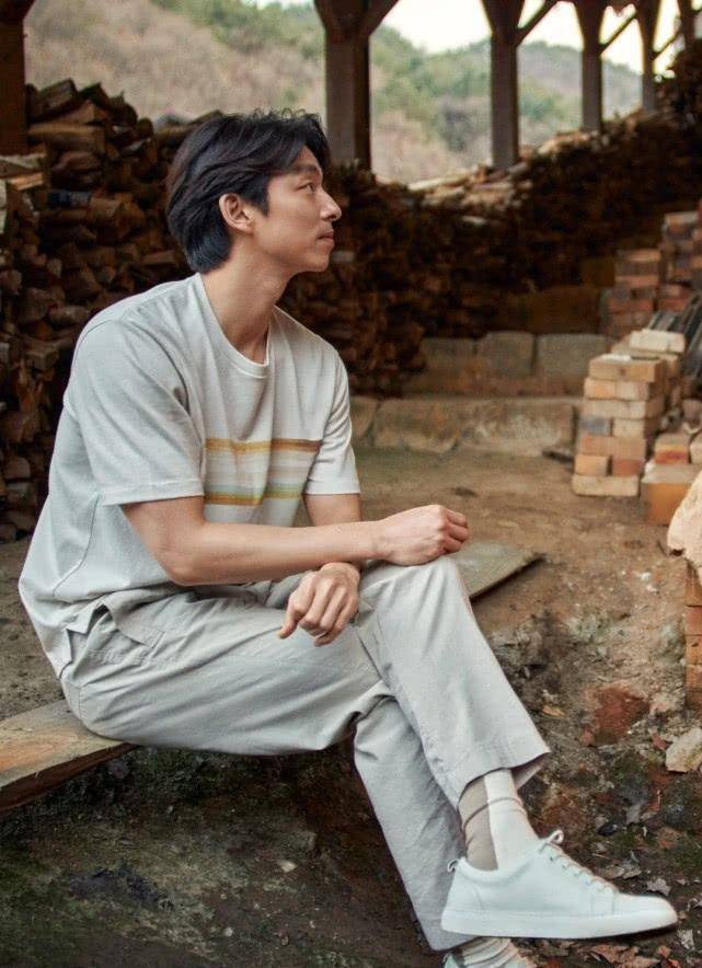 "鬼怪"韩风大叔式穿搭,学会孔刘这样穿衣,轻松帅出新高度_整体_黑色