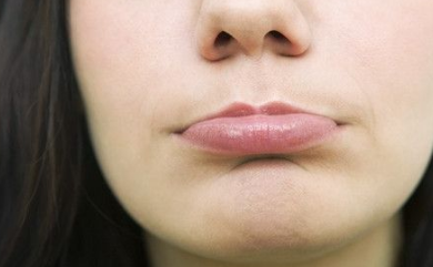 嘴唇发干起皮,除了天气干燥,或许和这3个原因有关,不妨了解下_情况_关