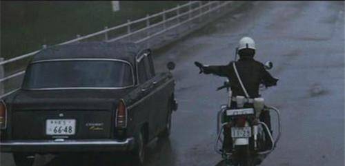 用3分钟抢3亿日元,留下120件证物,至今仍未破案_警方_运钞车_抢劫犯