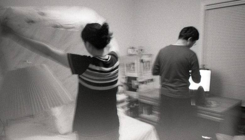 因非法持有枪支,被判有期徒刑10年,面对这样的男人,妻子也表示很无奈