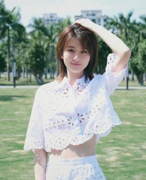 那些瘦得可怕的女星:有人仅66斤,还有人一餐只吃10粒米_身体_身材