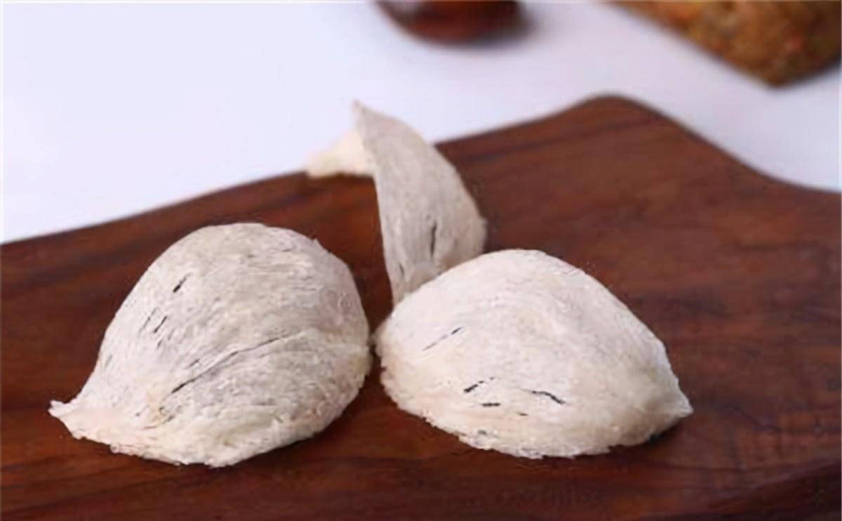 雅砻江最后的"采窝人":一斤售价26000,儿子宁愿打工