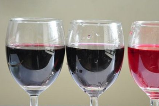 红酒虽养人,但是假酒就害人了,2个妙招教你鉴别真假红酒!