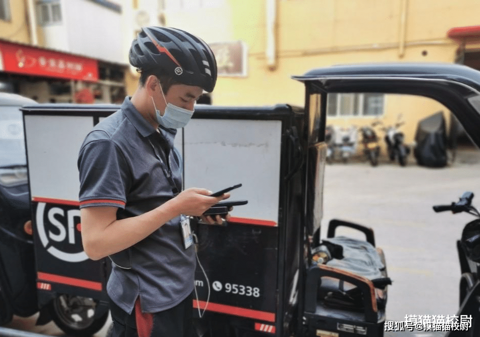 现在市场上坚持送货上门的恐怕只剩顺丰一家了,以深圳市场为例,他们