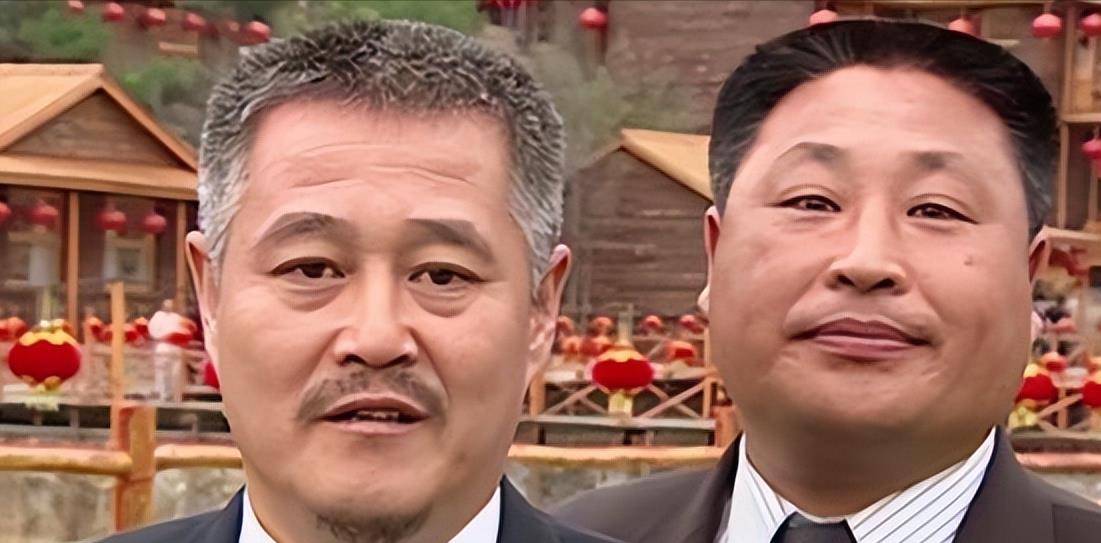 2007年,45岁的李正春因病去世,赵本山为他守灵一夜,料理后事_时候