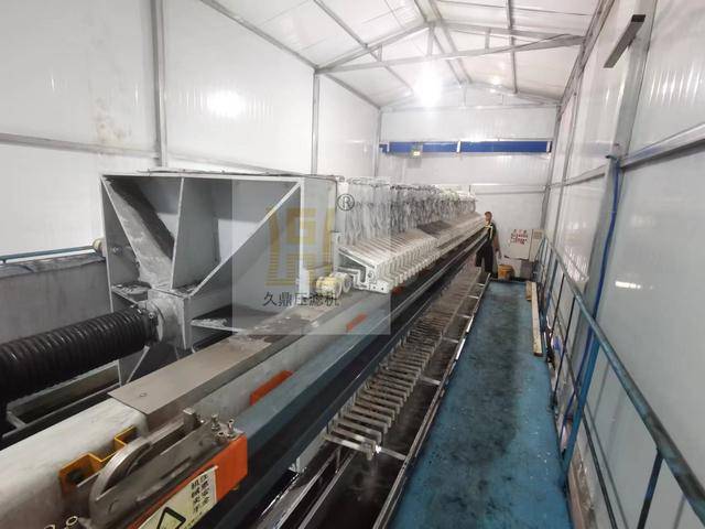 城市污水处理厂压泥机_带式_板框_运行