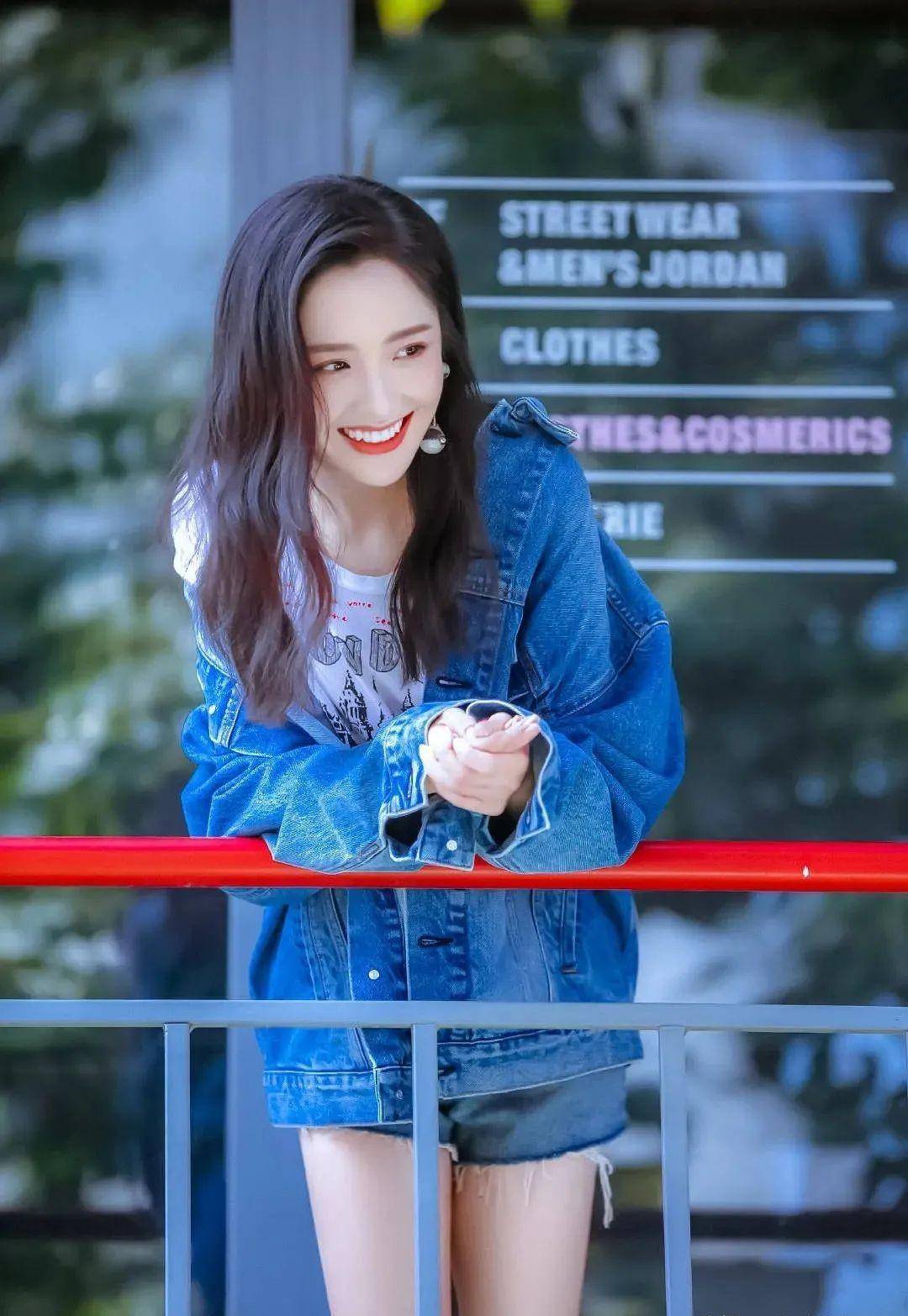 王艺瑾,笑容甜美可人的"甜美系"女神