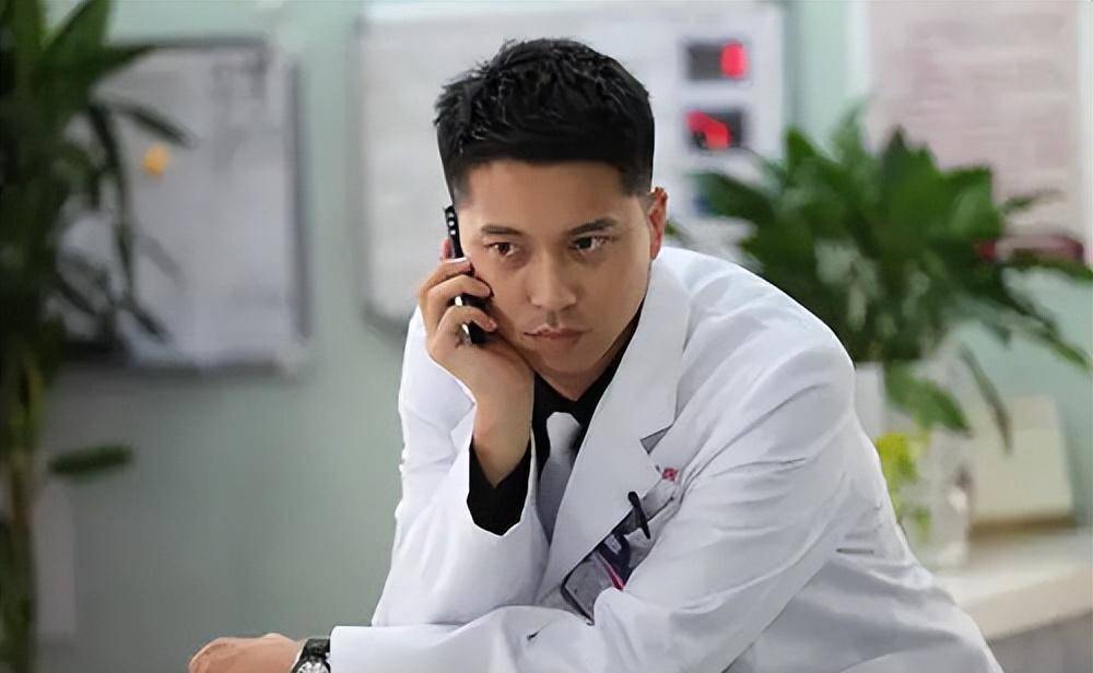 演员王雷:数年磨一剑,爆红后娶李小萌,婚姻甜如蜜糖_时候_妈妈_中戏