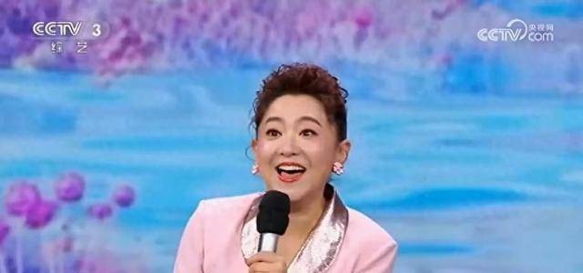 月亮姐姐:正式返岗复工,时隔63天再搭档杨帆主持《向幸福出发》_观众