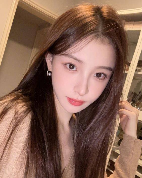 收入靠收房租吃利息,周二珂合约4个月后到期,表态肯