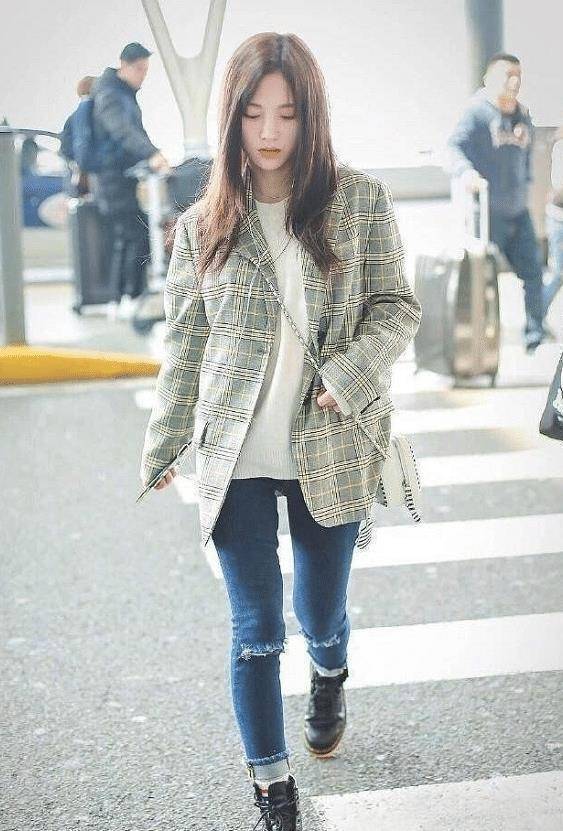 论"三分裙"只服鞠婧祎,比热裤还短2cm,这身材一般人招架不住_造型