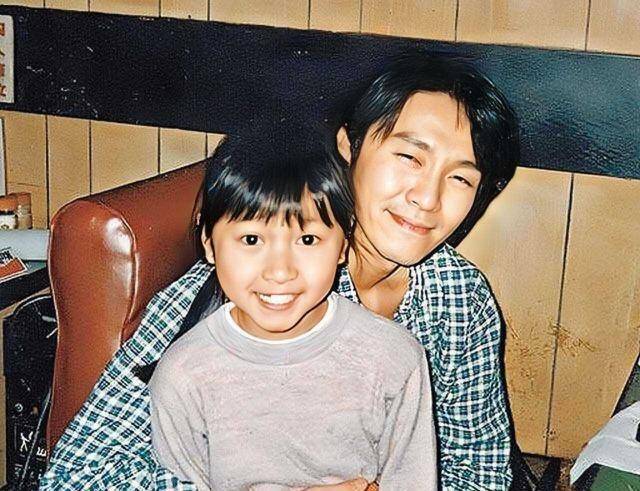 tvb知名童星结婚,新婚丈夫出手阔绰,大礼堆满整间房屋_黄美琪_婚礼